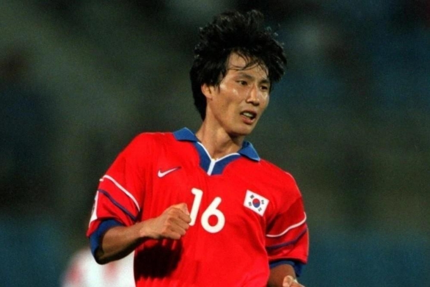 HLV Kim Sang Sik: 'Có 11 Messi cũng chưa chắc vô địch' 614650
