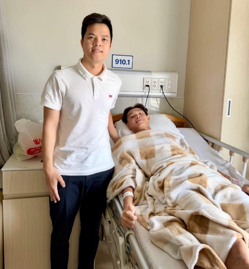 Phẫu thuật thành công, Vĩ Hào mong kịp đá SEA Games 615483