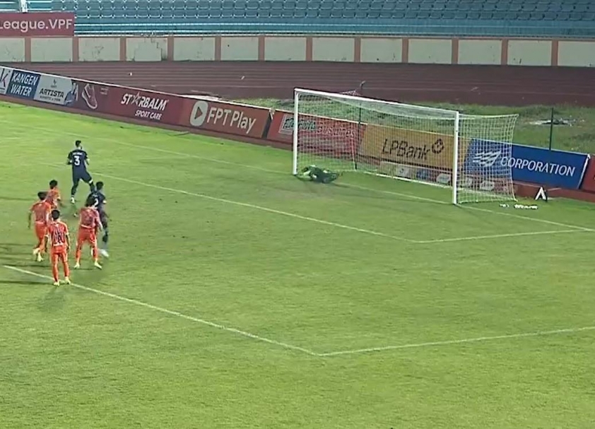 Trực tiếp Đà Nẵng 0-0 CAHN: Đội khách ép sân 616587