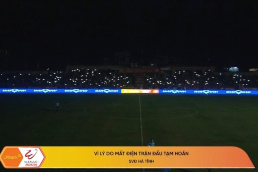 1 trận đấu ở V-League phải tạm dừng vì mất điện 693184