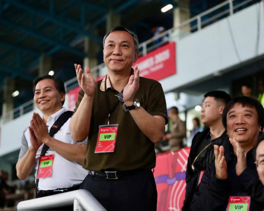 Vào bán kết, 2 đội tuyển Việt Nam nhận doping tinh thần 758491