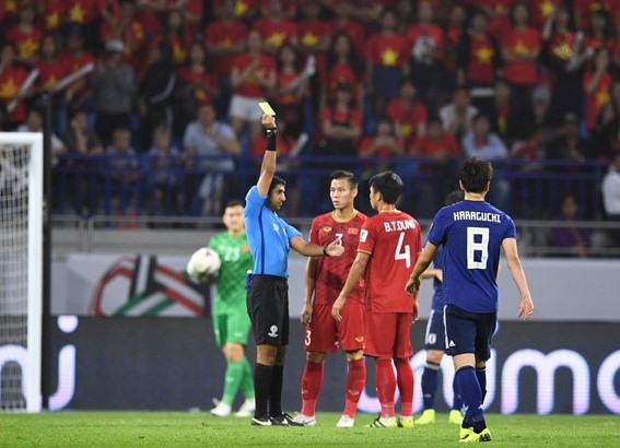 Trọng tài bắt World Cup cầm còi trận Việt Nam - Trung Quốc-79805
