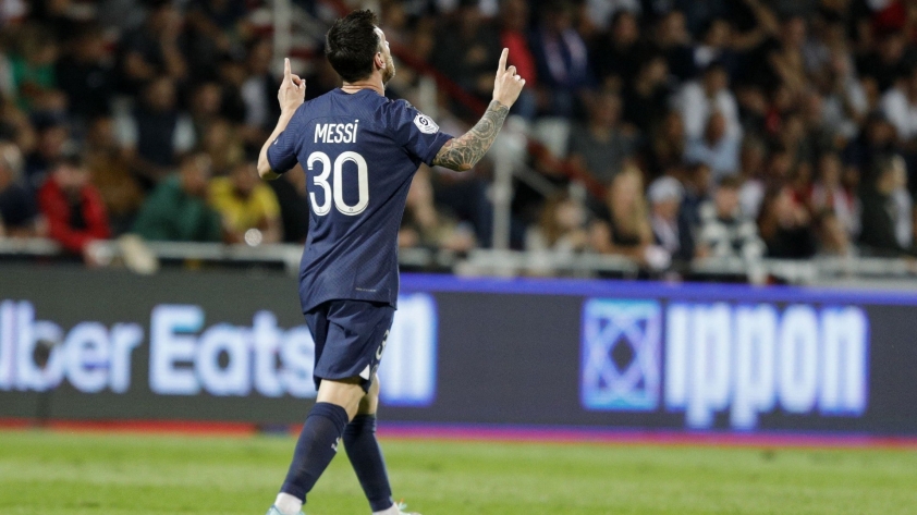 lionel-messi-ajaccio-v-psg-ligue-1-2022-1680131405.jpg