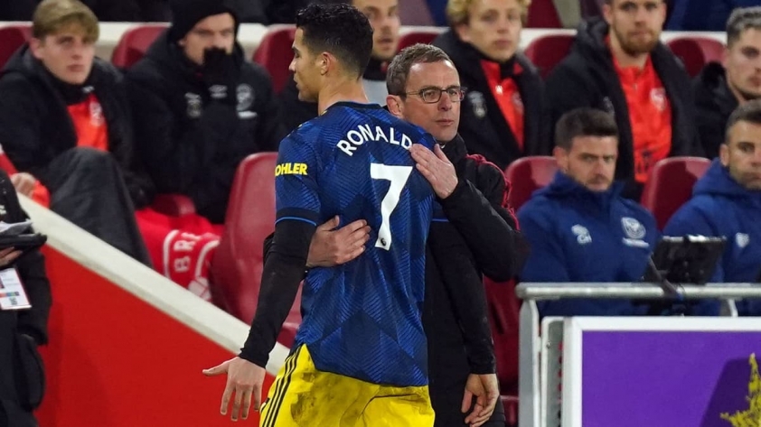 Cristiano-Ronaldo-et-Ralf-Rangnick-Manchester-United-Premier-League-1218944