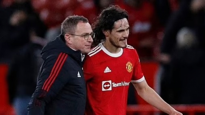 man-utd-tin-vui-cavani-o-lai-tam-diem-tran-dau-voi-aston-villa-tren-san-nha