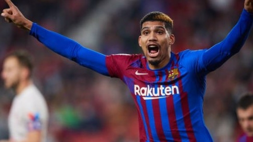 cap-nhat-chuyen-nhuong-cau-thu-araujo-hanh-phuc-o-barca