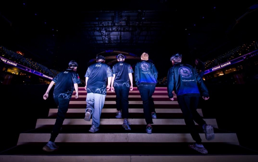Team Falcons đánh bại Xtreme Gaming, lên ngôi vô địch The International 2025 704436