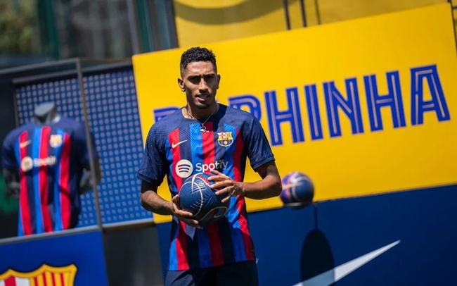 Thương vụ Raphinha khiến Barcelona muối mặt 158729