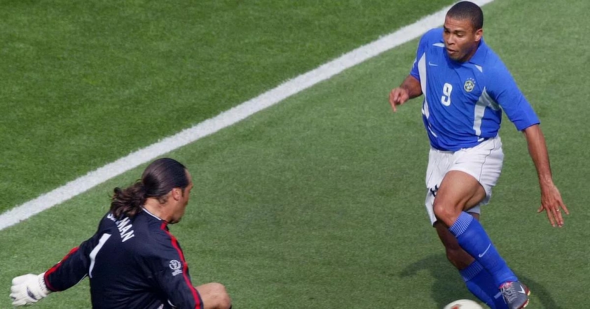 Ronaldo lại được huyền thoại khẳng định ‘xuất sắc nhất thế giới’ 452954
