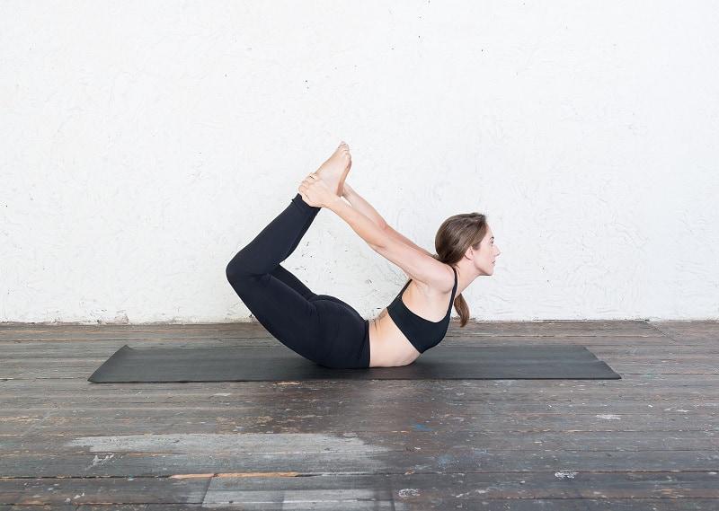 Top 5 bài tập yoga giảm mỡ bụng thần tốc, chuẩn eo Ngọc Trinh 463490