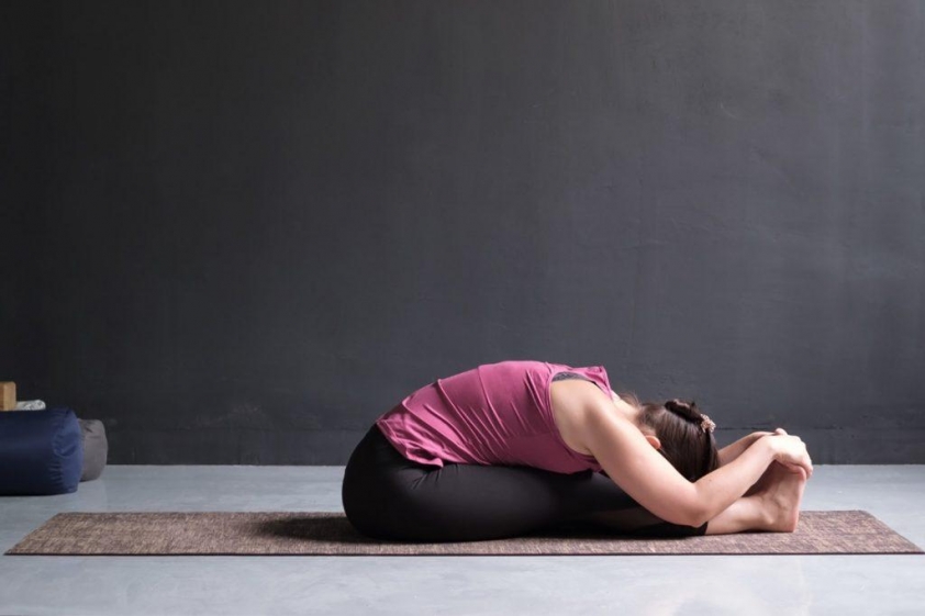 seated-forward-bend-pose-1024x683
