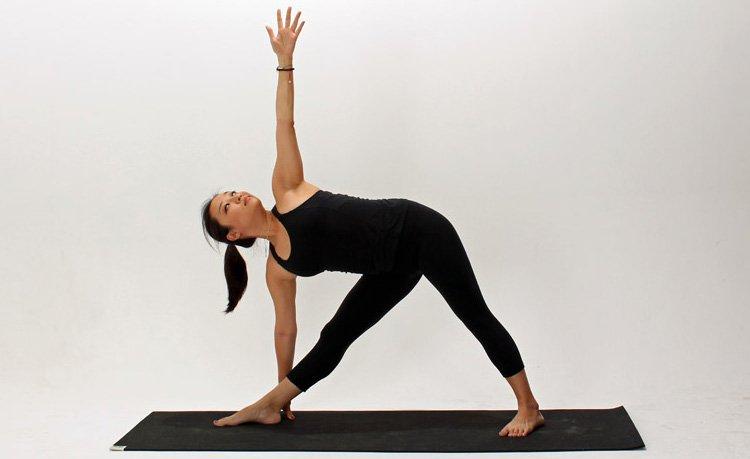 Các động tác yoga cơ bản cho chị em mới tập ngày đầu 464660