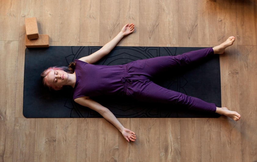 Các động tác yoga cơ bản cho chị em mới tập ngày đầu 464663