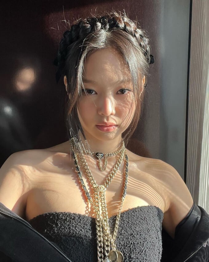 Bờ vai Jennie