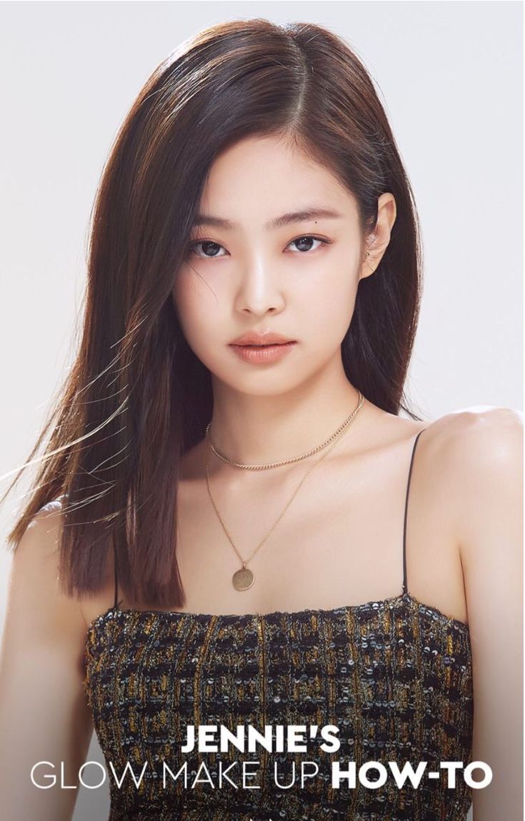 Jennie Blackpink lộ bờ vai