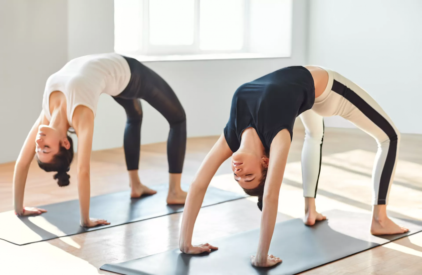 Các tư thế yoga đẹp mắt