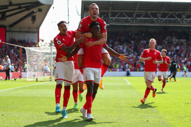 Nottingham Forest đã bất ngờ có bàn thắng của Awoniyi sau pha kiến tạo của Lingard. Ảnh: Internet.