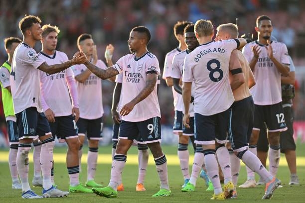 Arsenal tạm thời vươn lên đầu bảng xếp hạng Premier League. Ảnh: Internet.