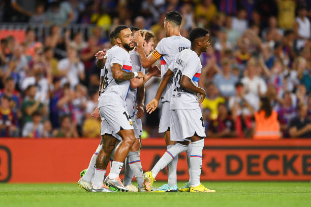 De Jong lập công cho Barcelona gỡ hòa 2-2. Ảnh: Internet.