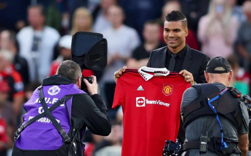 casemiro gia nhap MU