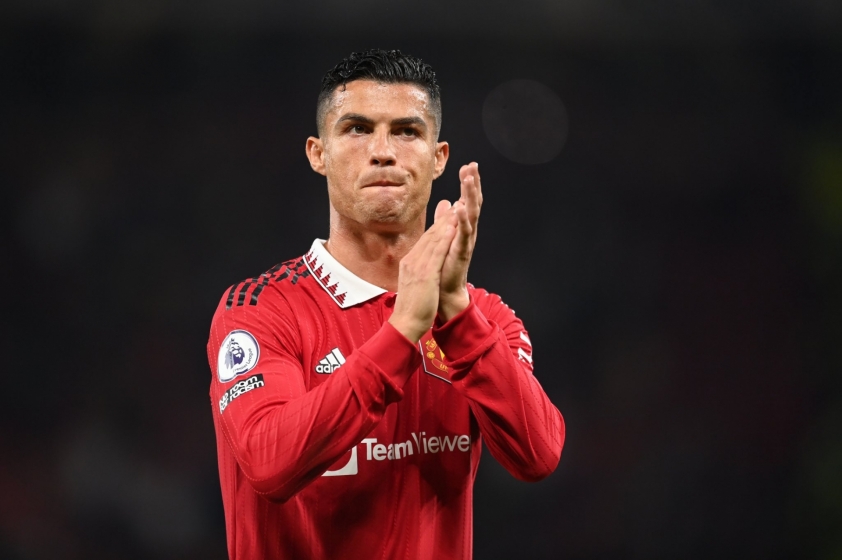Điều lạ ngược đời, Ronaldo phải cảm thấy hạnh phúc khi được dự bị tại MU 182135