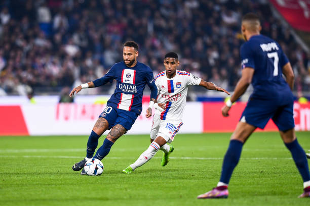 Neymar đã có rất nhiều cơ hội nhưng đáng tiếc không chiến thắng được thủ thành Lopes. Ảnh: Internet.