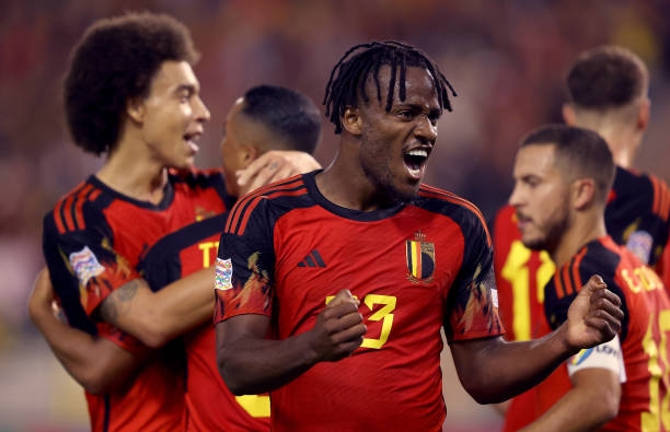 Batshuayi nhân đôi cách biệt trận đấu. Ảnh: Internet.