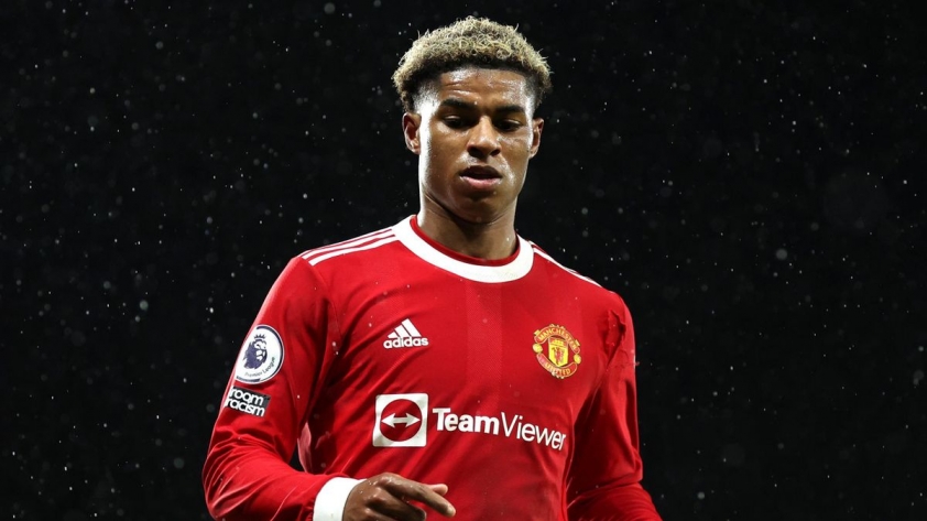 Dù dự bị, Ronaldo vẫn thể hiện tinh thần chuyên nghiệp với Rashford 192776