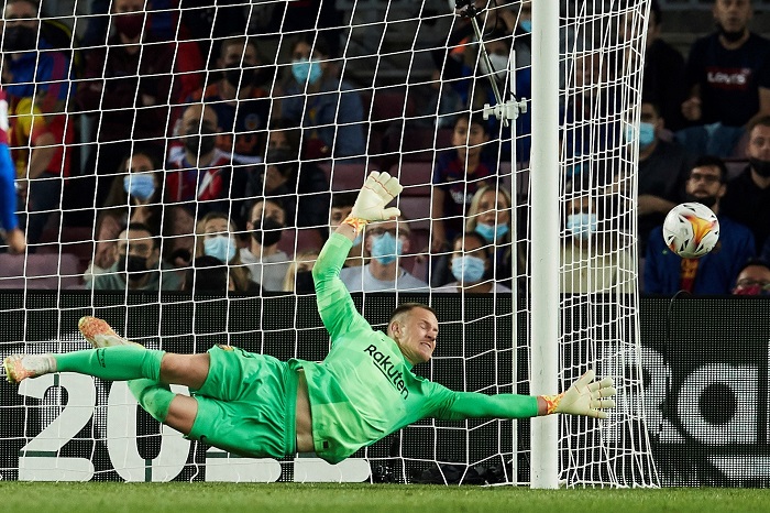 ter-stegen-chiem-spotlight-hang-thu-barca-nho-thong-so-tuyet-dinh-4