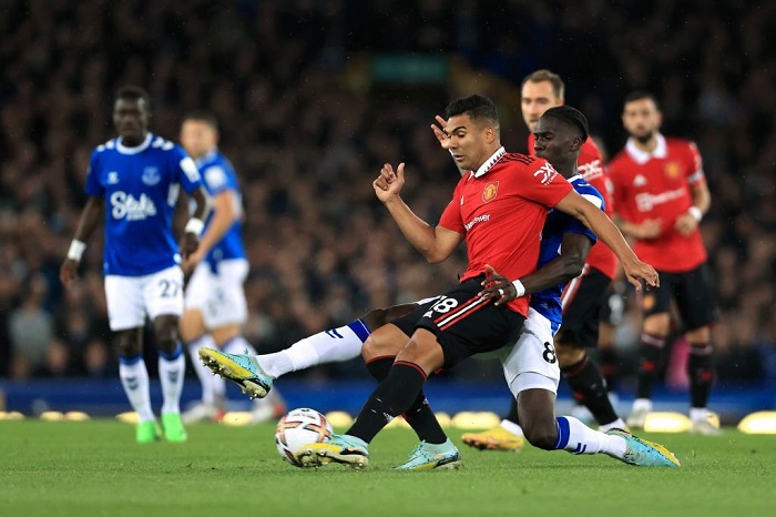 ferdinand khen casemiro thong minh ten hag mung tham 4