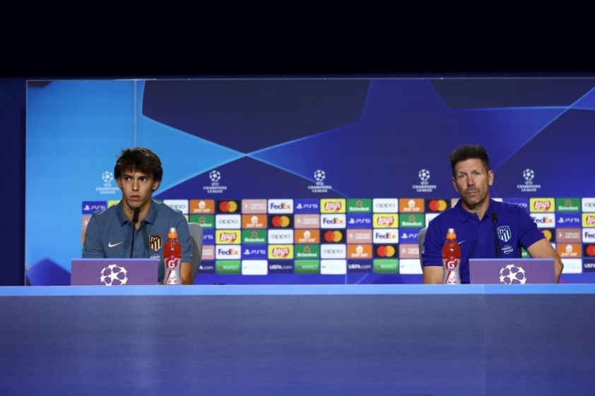 bi bo quen tren ghe du bi joao felix thuc hien hanh dong la 4