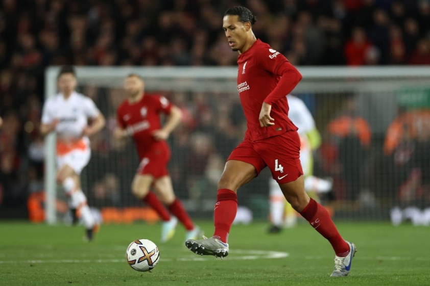 van dijk dung tieu xao khien west ham hong phat den 3