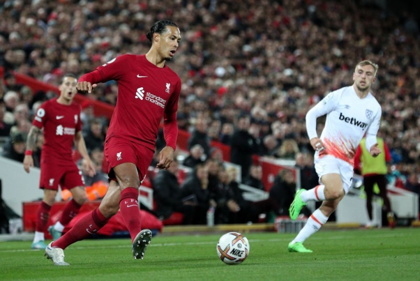 van dijk dung tieu xao khien west ham hong phat den 4