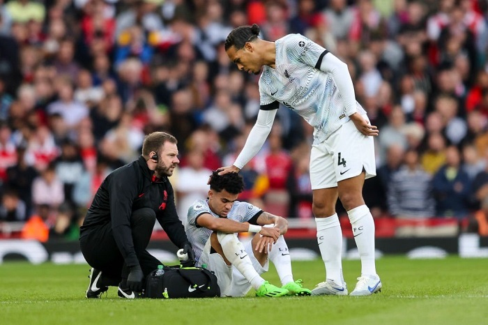 SỐC: Lý do khiến Liverpool liên tục mất người vì chấn thương 207215