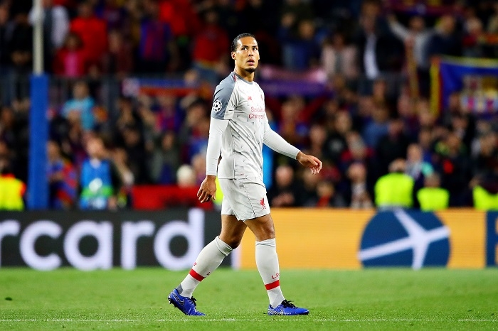van dijk tiet lo nguon cam hung khi thi dau barca mung tham 1