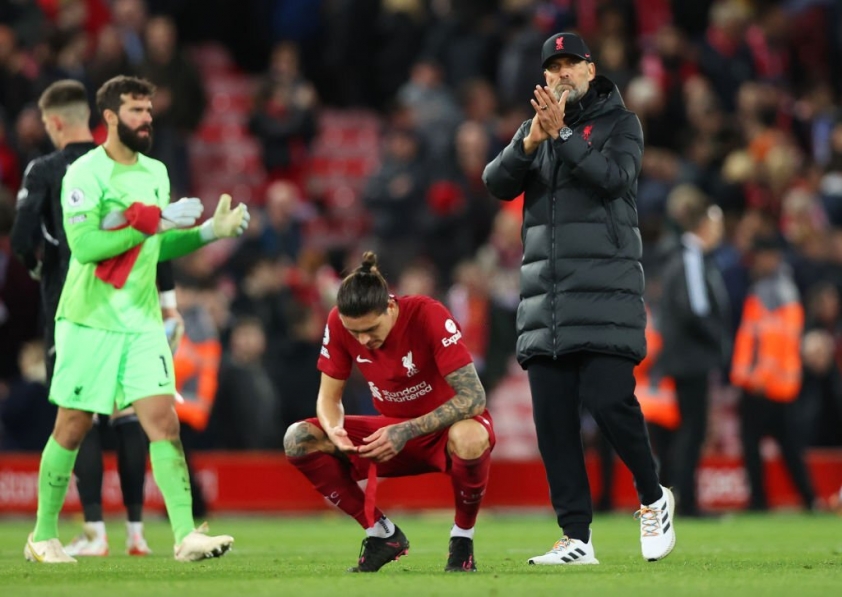 Đáp trả dư luận, Klopp ẩn ý 'người trong cuộc mới hiểu người trong kẹt' 211857