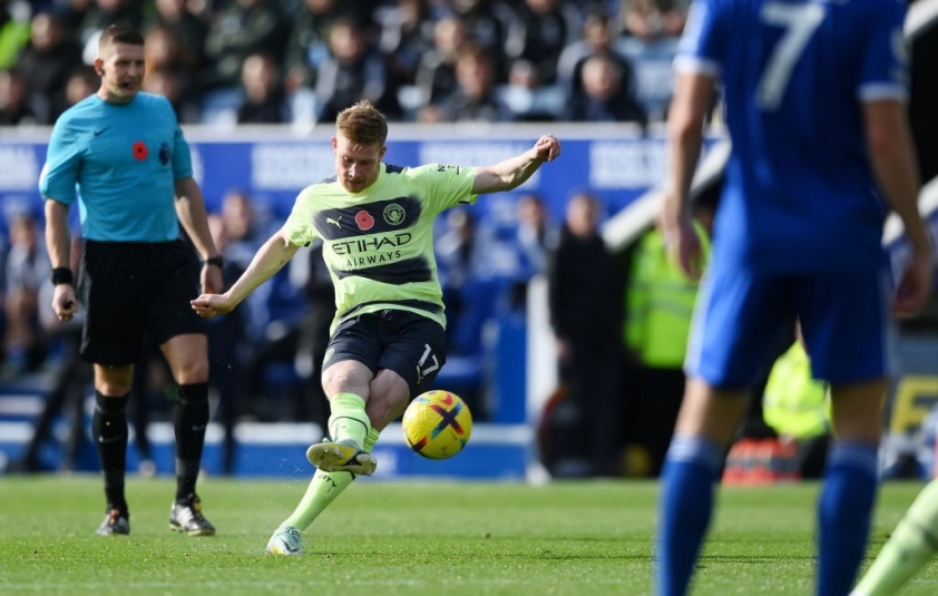 de bruyne tiet lo thong so vo dung nhat trong bong da 2