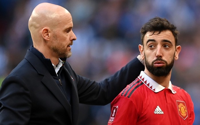 erik-ten-hag-bruno-fernandes-1682563352.jpeg