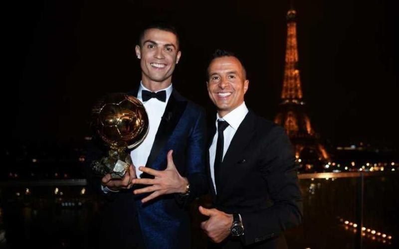 Thêm 1 ông lớn đưa ra quyết định táo bạo, tương lai Ronaldo được xác định ngay hôm nay 176995