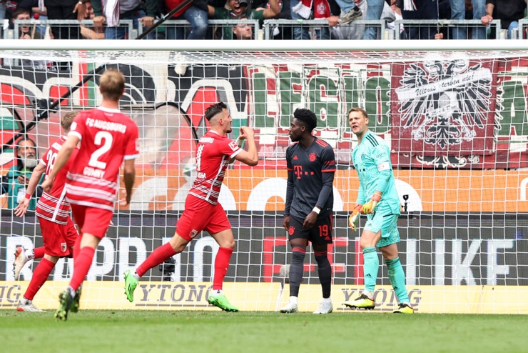 NÓNG: Biến căng tại Bayern Munich, xuất hiện cầu thủ công khai