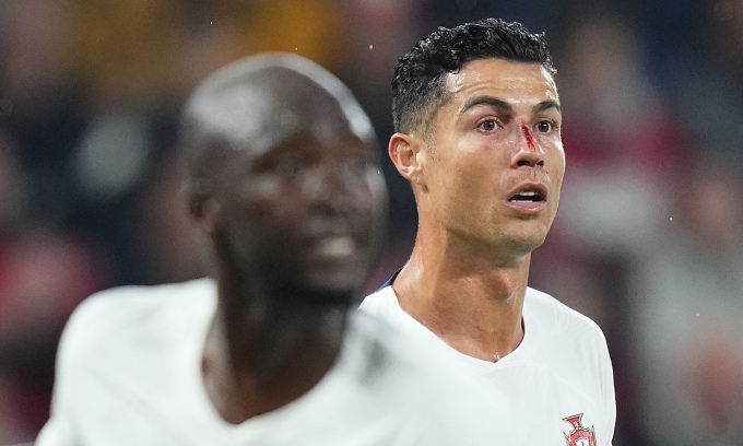 Ronaldo bất ngờ nhận 'hung tin' tại Ngoại hạng Anh: 'Dấu chấm hết' cho 1 huyền thoại? 192900