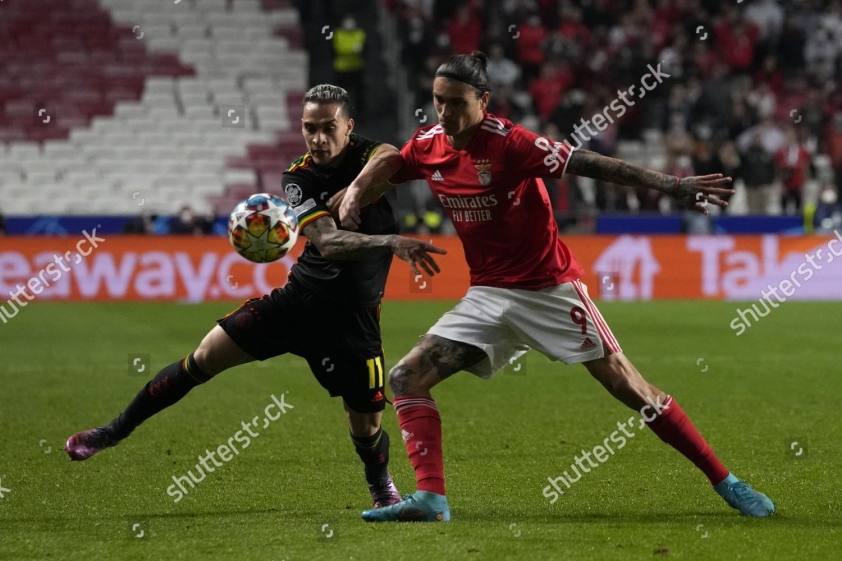 Man Utd đã dạy Liverpool thế nào là chuyển nhượng bom tấn 'trăm củ' 200981