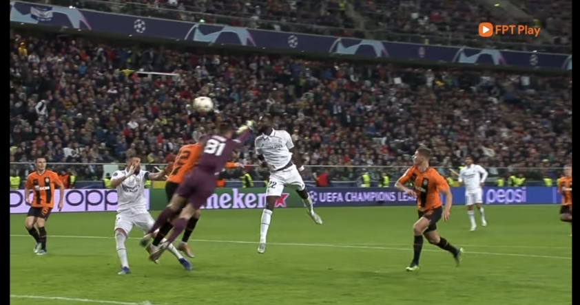 Rudiger gặp chấn thương cực nặng sau pha đổ máu trước Shakhtar Donetsk 201451