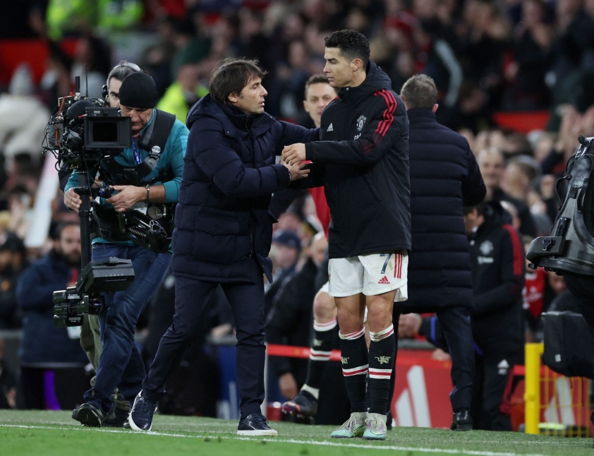 Antonio Conte khinh thường Man Utd, 'sợ hãi' Ronaldo trước đại chiến 204564