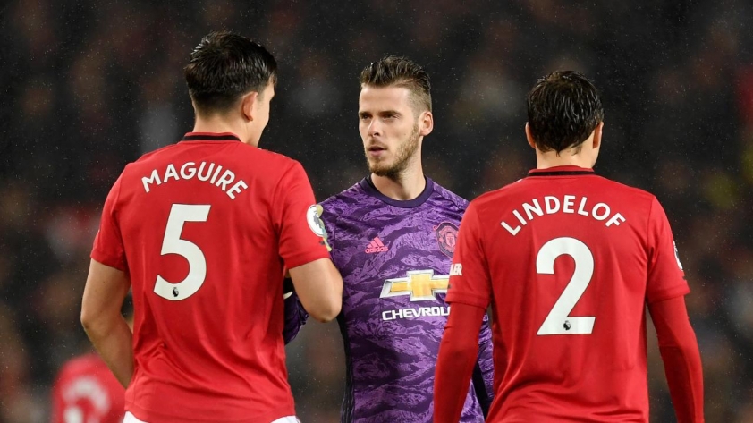 Man Utd đón nhận tin cực buồn sau chấn thương của Varane 208782