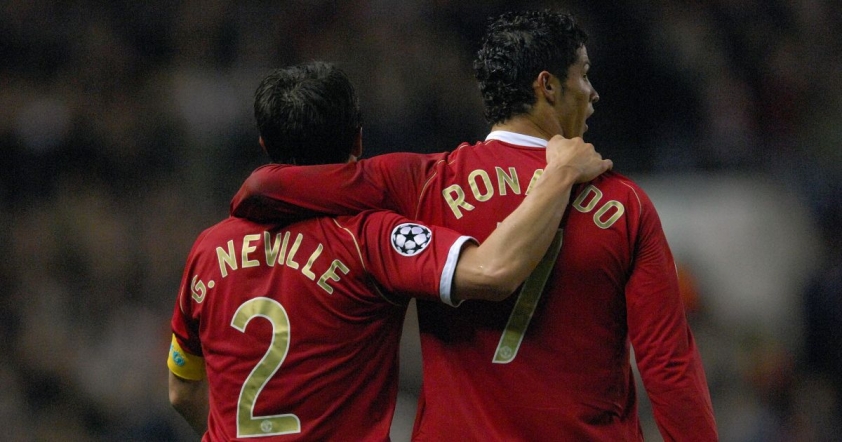 Mâu thuẫn ngoài sân cỏ, Ronaldo và huyền thoại Man Utd căng thẳng hơn bao giờ hết 211508