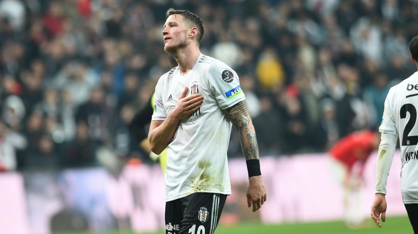 Weghorst sắp cập bến Man Utd, GĐTT Besiktas chính thức lên tiếng 240594