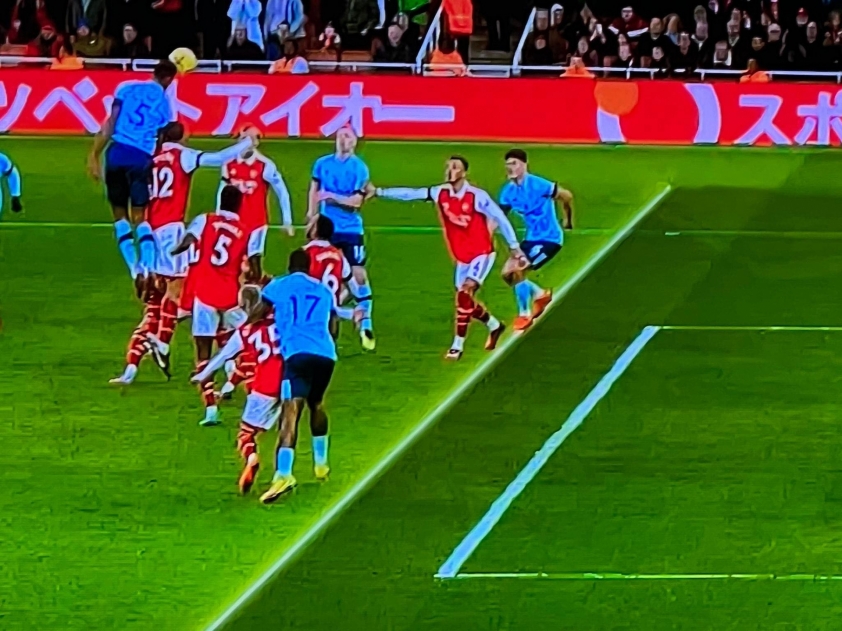 XÁC NHẬN: Trọng tài VAR mắc lỗi nghiêm trọng, Arsenal hòa tức tưởi trước Brentford 248077