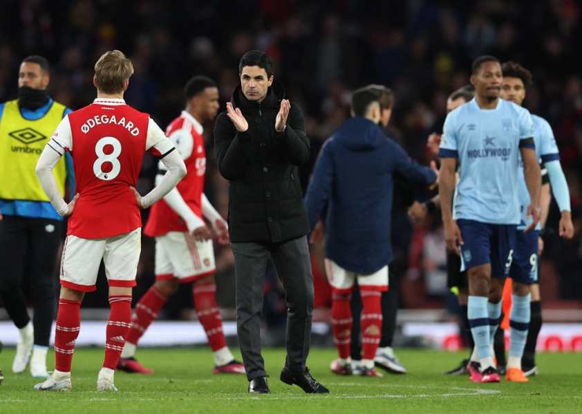 XÁC NHẬN: Trọng tài VAR mắc lỗi nghiêm trọng, Arsenal hòa tức tưởi trước Brentford 248078