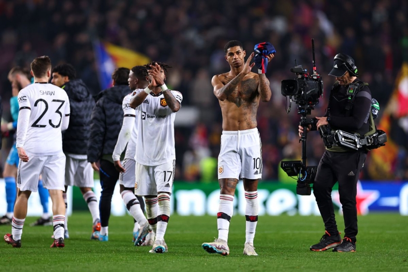 Lộ diện trọng tài bắt chính trận Man Utd vs Barca: Nguy cho Quỷ Đỏ 251207